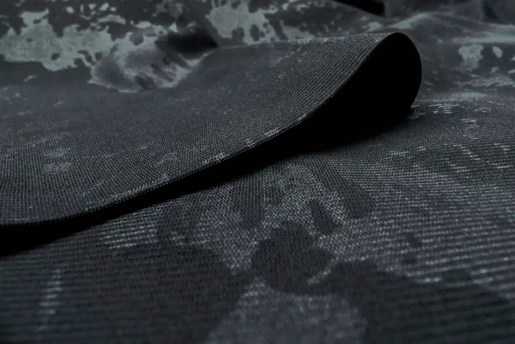 Mountain print and Knox detailing