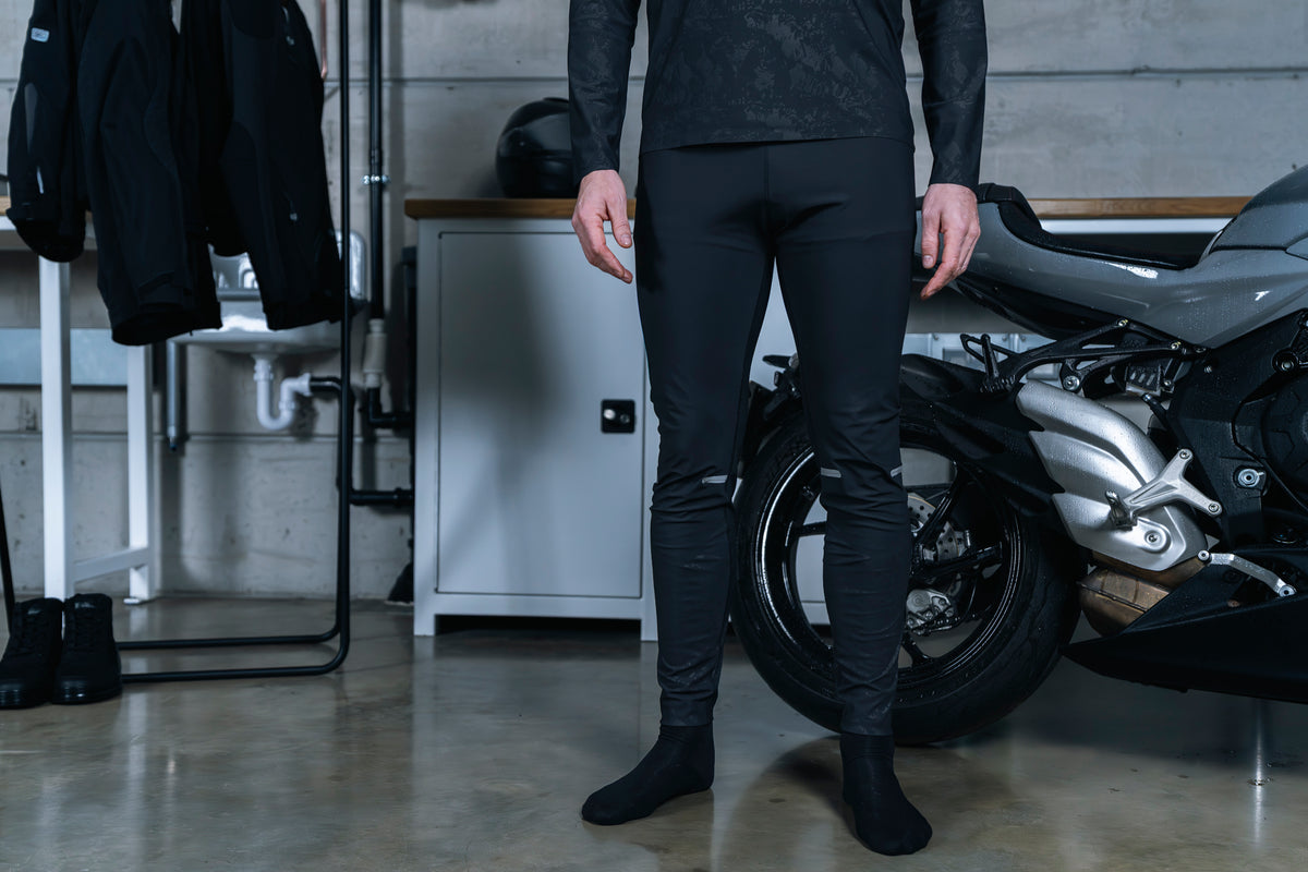 Knox Dual Active Unisex Base Layer Trousers - Black lifestyle